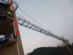 -客天下恐龙水晶玻璃桥