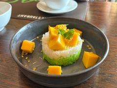 -Chom Cafe and Restaurant