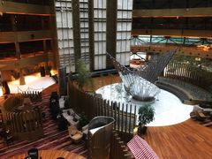 -上海滴水湖皇冠假日酒店