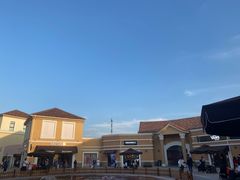 -URBAN REVIVO(北京斯普瑞斯奥特莱斯店)