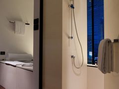 上海璞丽酒店豪华套房-主卧卫浴花洒-上海璞麗酒店