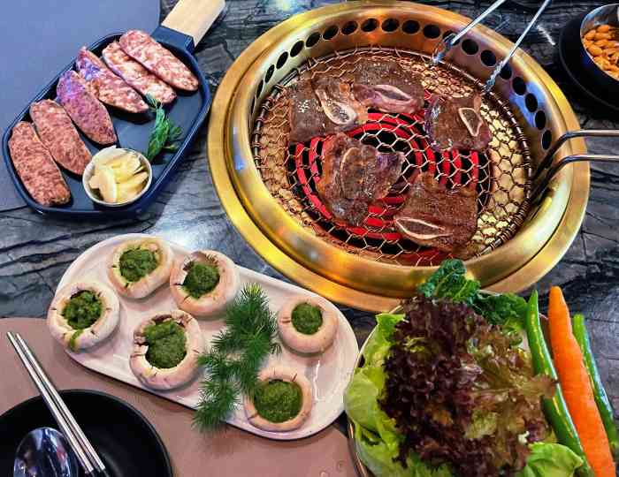 义气烤肉餐吧(大族广场店)-"跟男朋友在大众点评上无意间看到了这家