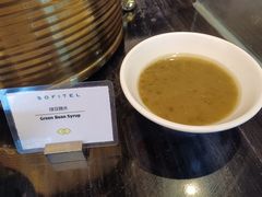 -圣丰索菲特·2 On 988 Café 自助餐厅