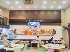 -覃记海鲜美食餐厅