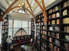 -钟书阁(松江泰晤士小镇店)