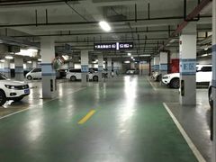 -绿洲中环中心-停车场