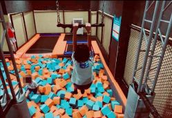 -蹦贝运动中心·蹦床·攀岩·闯关(龙岗店)