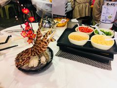 -鲜入围煮花胶鸡海鲜火锅