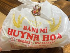 -Bánh Mì Huynh Hoa