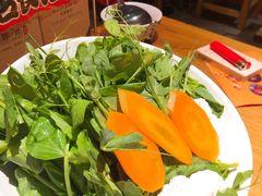 -野山舂·贵州现舂酸汤火锅(鸿通城店)