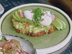 牛油果温泉蛋吐司-O'mills Sourdough Bakery&Bistro(永嘉路店)