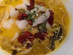 -渝是乎酸菜鱼(龙旗购物中心店)