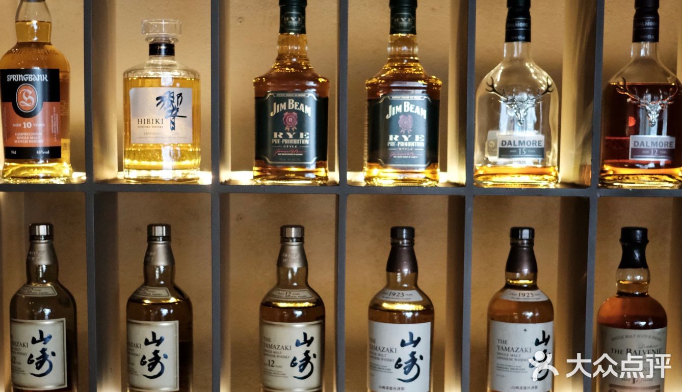 向日葵在成都｜广场上喷泉旁日落里的浪漫约会餐厅⛲️