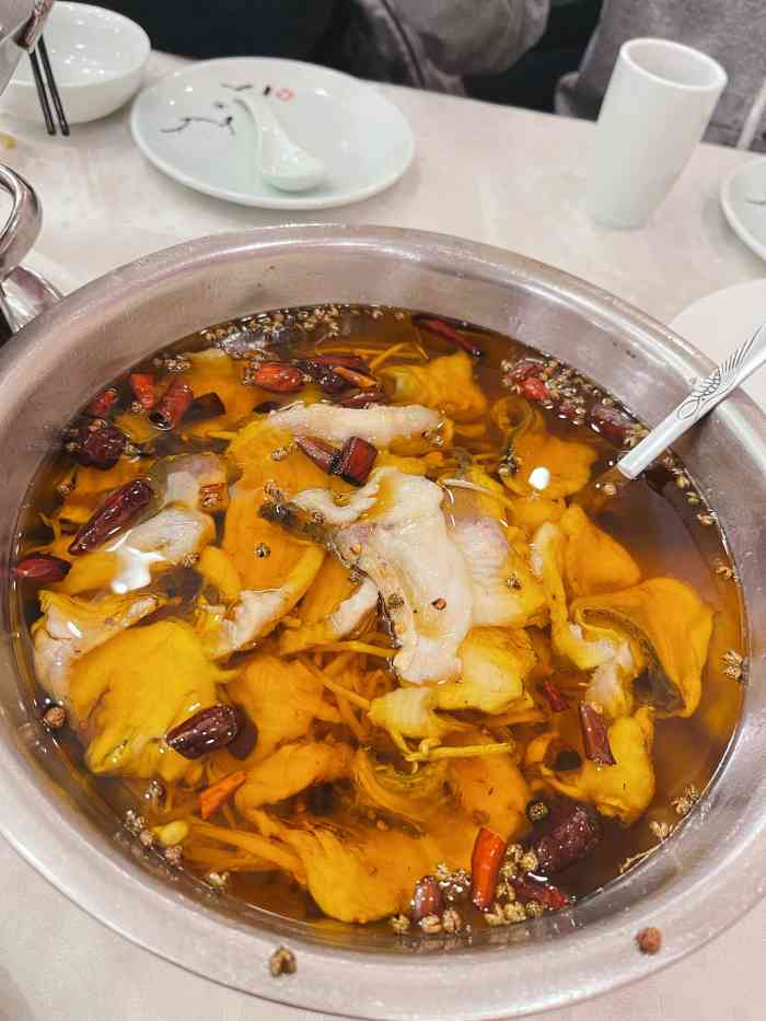 嚯嚯嚯没想到鑫巴蜀也入选啦川菜口味真是没得说辣的过瘾香辣味十足