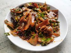 凉拌猪耳朵-豆腐脑花