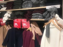 -优衣库(青岛伟东乐客城店)