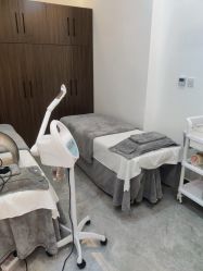 -柒朵科技美肤中心