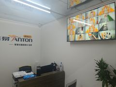 -安东易迷你自助仓储寄存仓库(杨浦店)