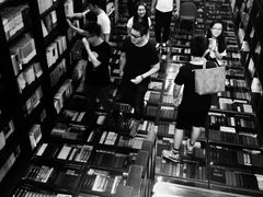 -钟书阁(松江泰晤士小镇店)