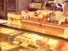 面包甜点陈列柜-红宝石·鲜奶小方(万航店)
