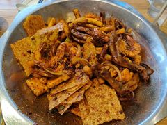 -嘎嘎鸭下巴·爆辣干锅(明教寺店)