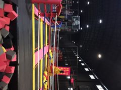 -嘿哟动霸CHUA·新潮玩运动娱乐中心·蹦床滑冰团建乐园
