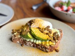 牛油果吐司配水波蛋-BOR Eatery(安福路店)