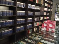 -钟书阁(松江泰晤士小镇店)