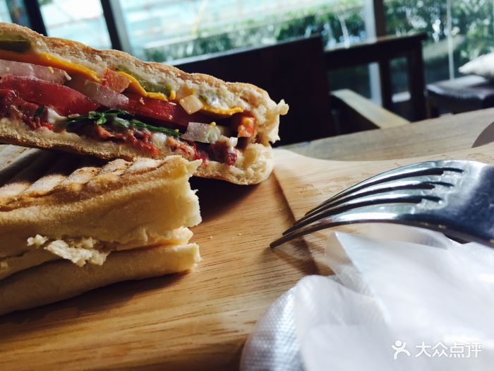 zoo coffee(中信广场店)牛肉帕尼尼图片 - 第1张