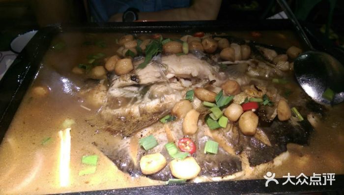 探鱼·鲜青椒爽麻烤鱼(海印都荟店)蒜香清江鱼图片