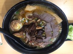 -花溪巷牛肉粉(泉城路店)