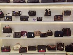 -六六奢品·vintage中古·回收二手奢侈品包包手表首饰(环球港店)