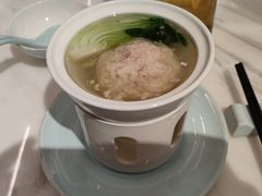 扬州狮子头-满江红四季餐厅 · 国家五钻级酒家(新纪元大酒店店)