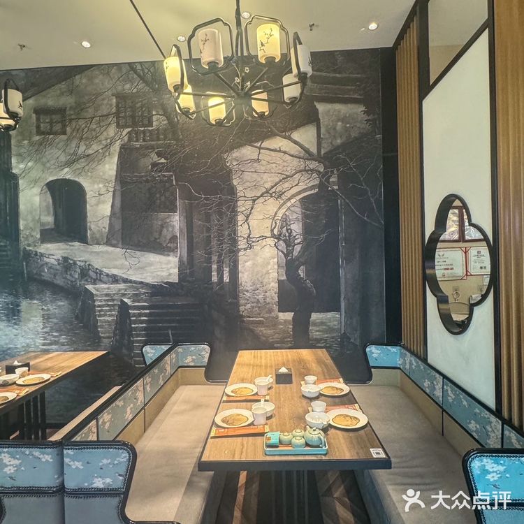  这家潮粥人，也就来了五六七八次吧