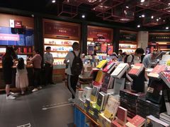 -西西弗书店&矢量咖啡(凯德晶萃广场店)