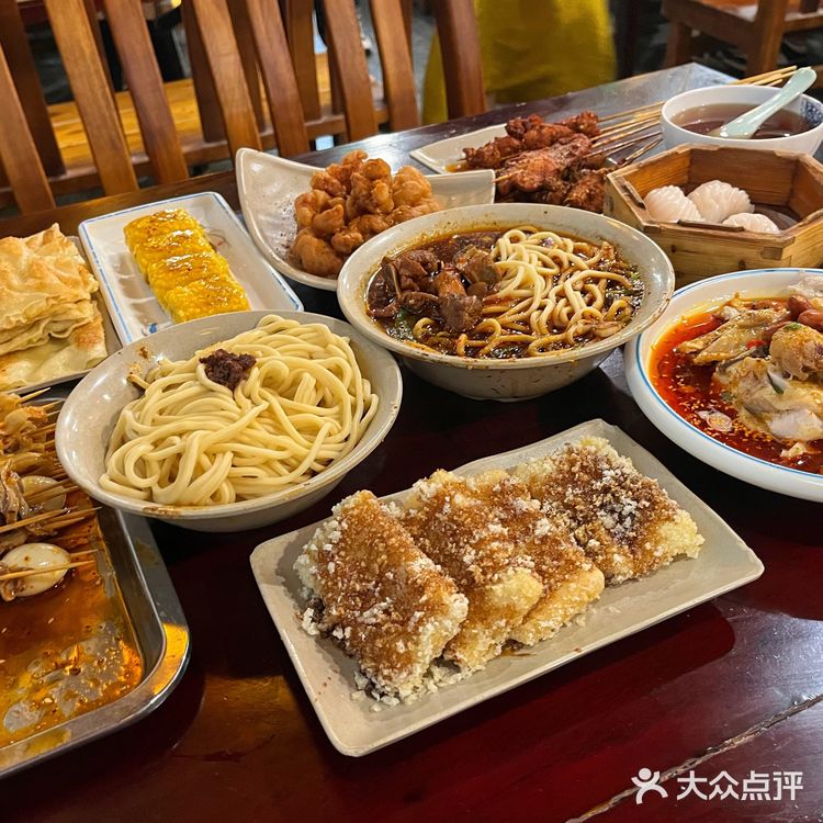 小街天府｜我原称之为洛阳最好吃的小吃街[爱心]