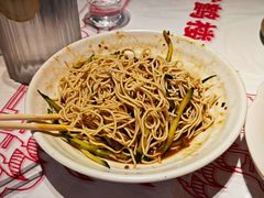 -肥肥虾庄·金牌油焖大虾(汉街SKP店)
