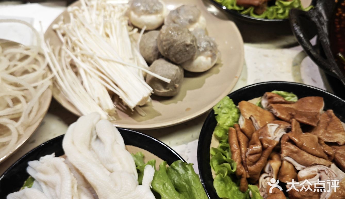 今天火锅吃撑了，超满足