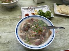 -岳记羊肠馆(陵园小区店)
