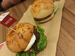 -必胜客(东三路店)