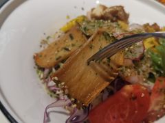 鸡肉大虾鲜蔬波奇碗-西堤牛排(龙德广场店)