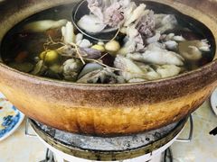 -广味炭炉鸡煲(宝业路分店)