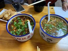 重庆小面-胖胖板凳面