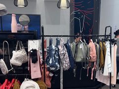 -lululemon(比斯特购物村店)