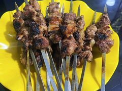 -烤肉小伙烤肉店