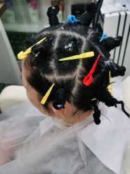 -Tloml salon