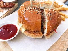 鹅肝牛肉芝士汉堡-G+KITCHEN(龙湖狮山天街店)