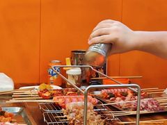 -哈尔滨小酒馆·鲜肉现穿自助烧烤(康新花园店)
