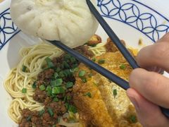 -李与白包子铺(桐梓林店)