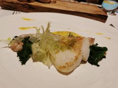 煎比目鱼配欧芹柚珠黄油汁-福楼法餐厅FLO